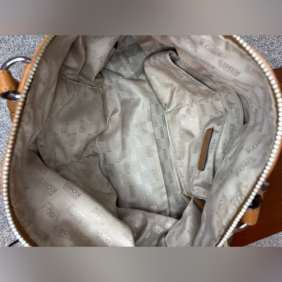 Michael Kors Calista Satchel with Crossbody strap - Picture 4 of 10